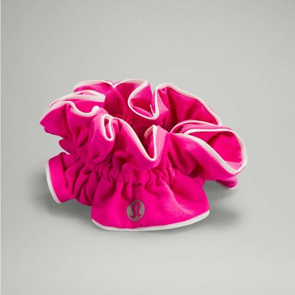 Lululemon Light Locks Scrunchie in Sonic Pink New with Tags - Picture 1 of 9